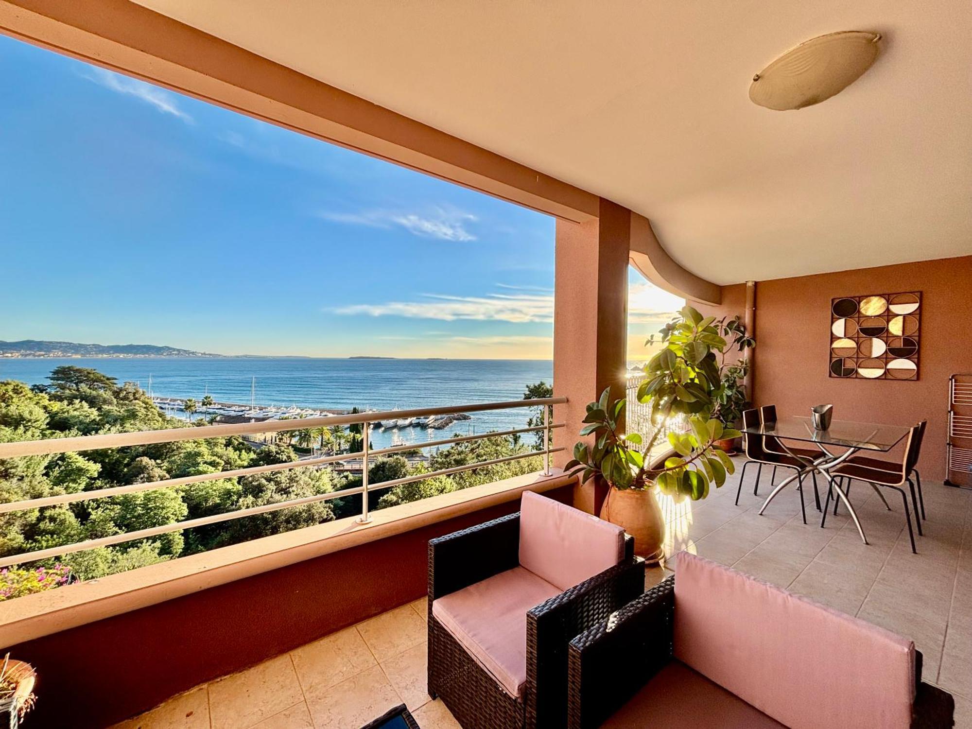 Superbe 3 Pieces Sur La Baie De Theoule Appartement Buitenkant foto